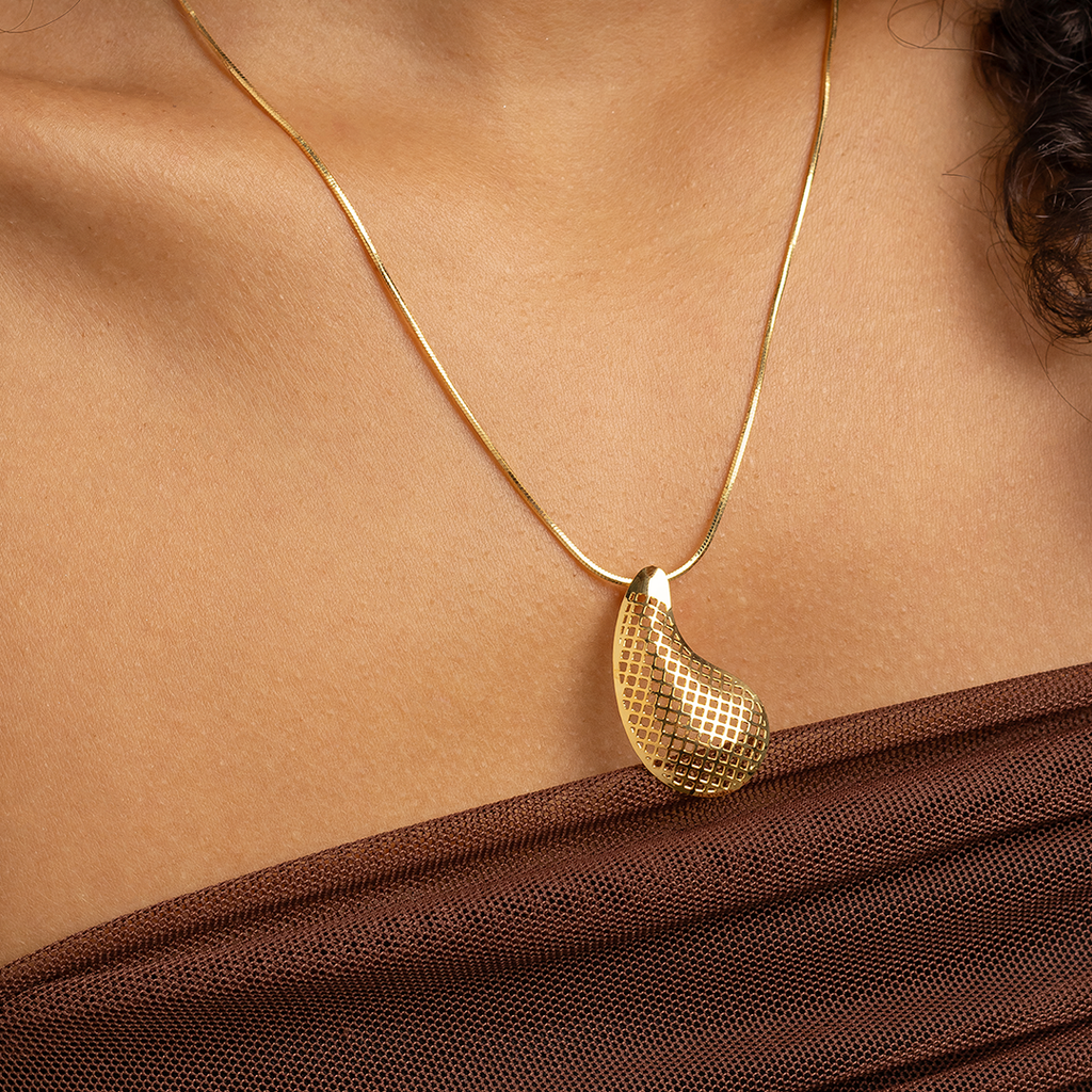 Abstract Openwork Pendant Necklace – 18K Gold Plated Modern Minimalist Jewelry