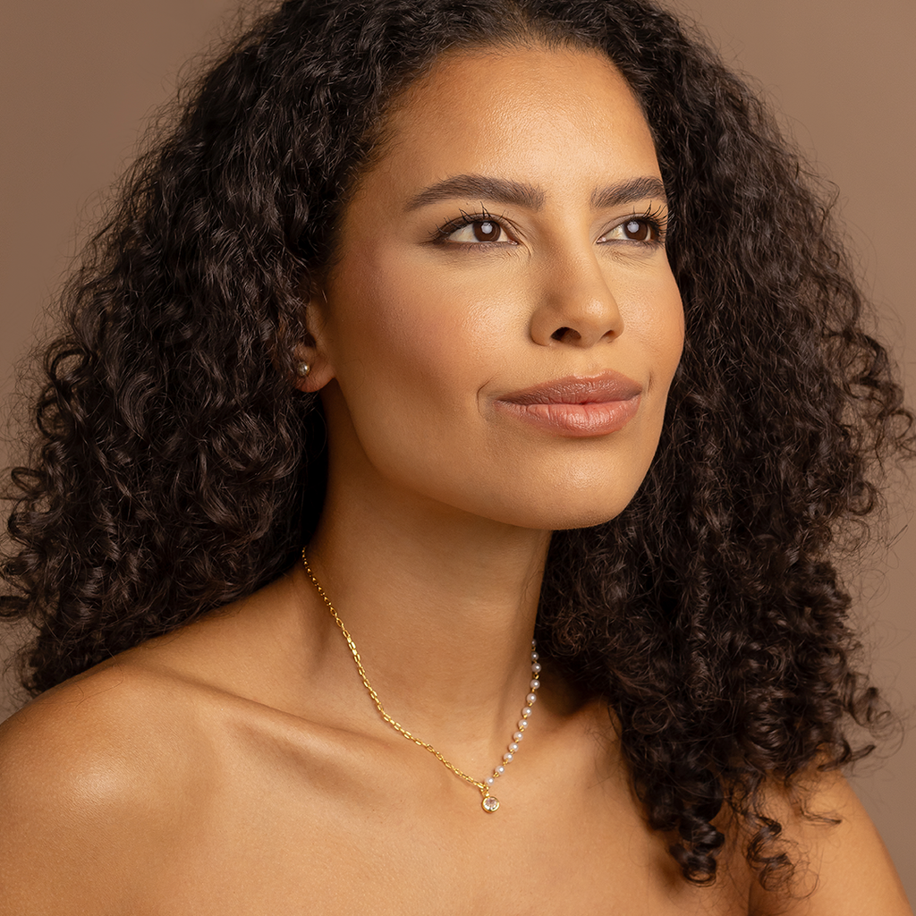 18K Gold Plated Asymmetrical Pearl Necklace with Zirconia Pendant – Modern Minimal Chain
