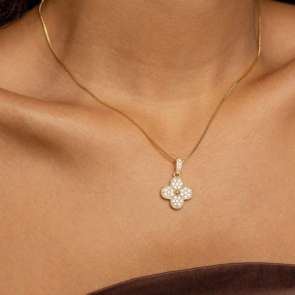 Gold Clover Pendant Necklace with Zirconia – 18K Gold Plated Elegant Women’s Jewelry