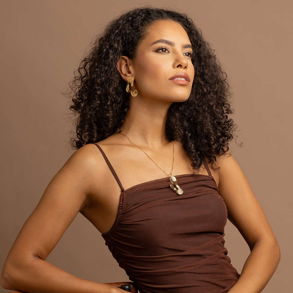 18K Gold Plated Abstract Organic Pendant Necklace – Modern Artistic Statement Chain