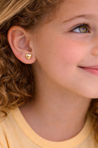Hypoallergenic children's earring in a heart shape, 18k gold plated.